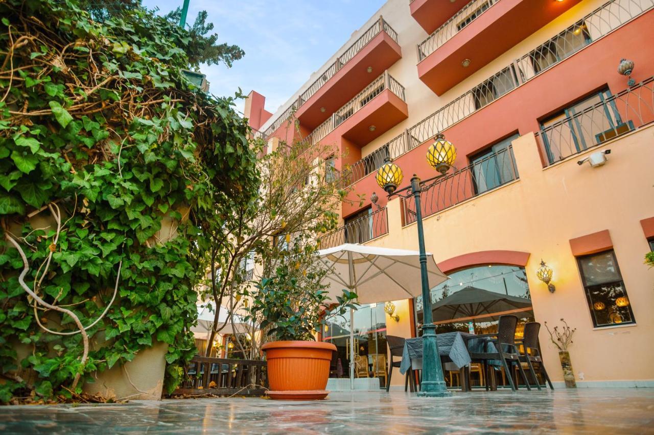 Grand Hotel